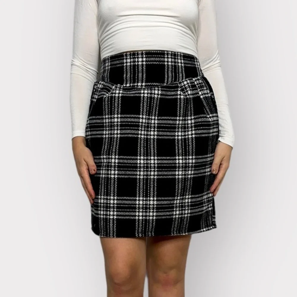 Black & White Wool Plaid Mini Skirt - Picture 2 of 5